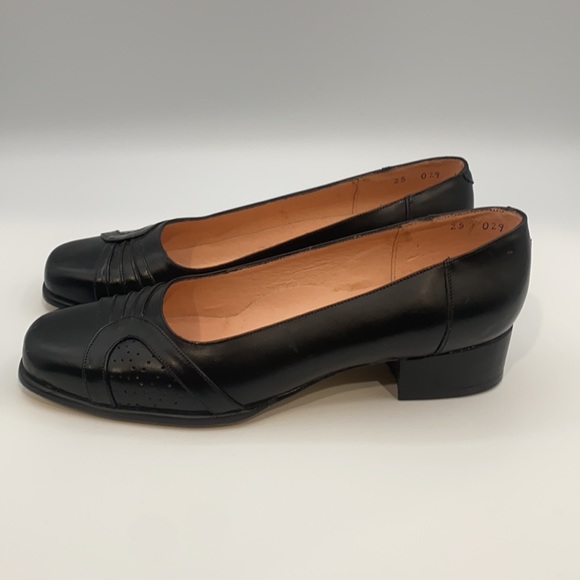 WOMEN'S LEATHER SHOES - Picture 5 of 9